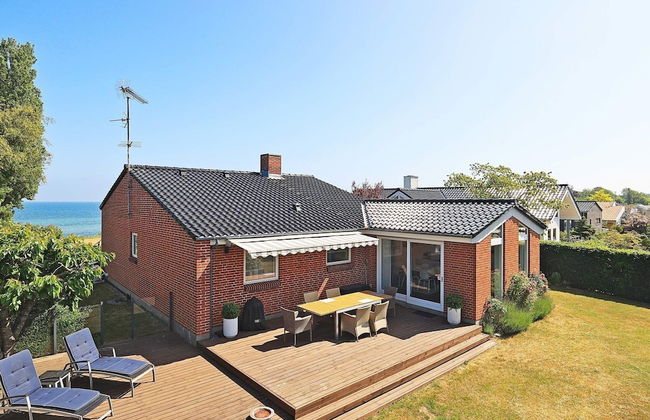 6 Person Holiday Home in Stroby - Foto 24