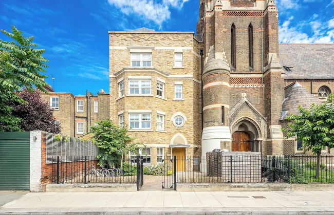 Designer 1 Bed Flat Barons Court Sleeps 4, Balcony - Foto 16