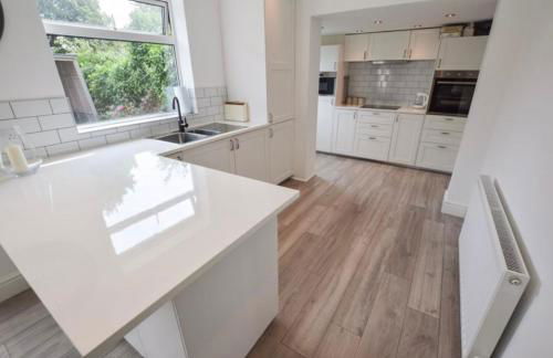 Coastal Corporate Stays - Foto 3