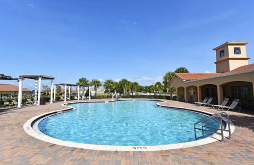 Lovely Lakeside 4-Bed Pool Home at Villa Sol-3125 - Foto 36