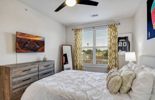 2BR Southtown Apartment FreeParking Wifi Pool Gym - Photo 15