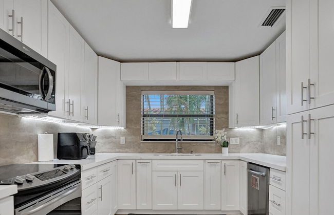 Modern Chic 7-BR with Pool & Gameroom - Foto 22