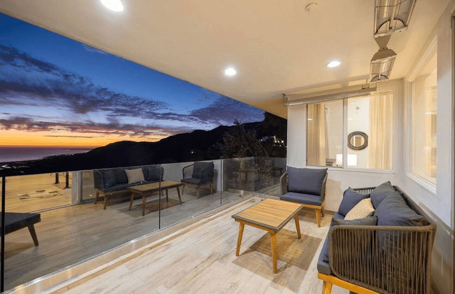 Castlewood by Avantstay Malibu Cliffside + View - Photo 12