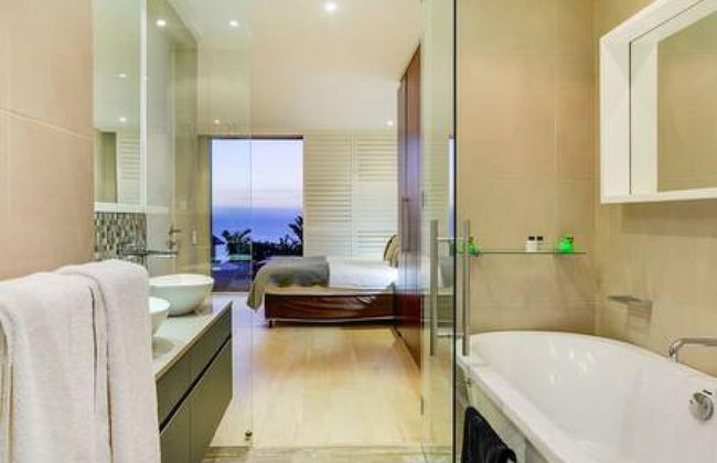 Secure Holiday Apartment w Private Pool Calico - Photo 16