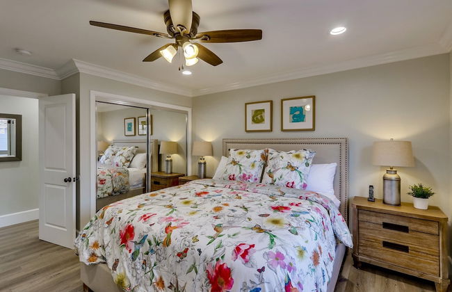 5 Bedroom plus loft room, 3 Bath home - Photo 7