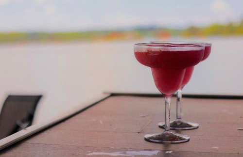 Lakefront Getaway with Dock Pool Sunset Games - Foto 66