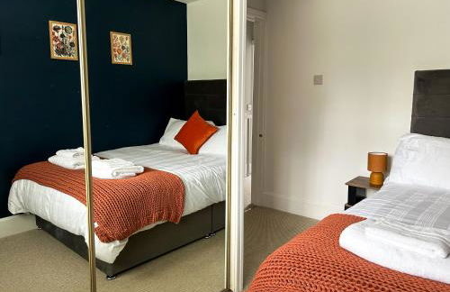 Characterful Cottage - Sleeps 6 - Parking - High Street - Photo 42