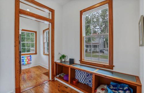 Gallery 1897 - Photo 29