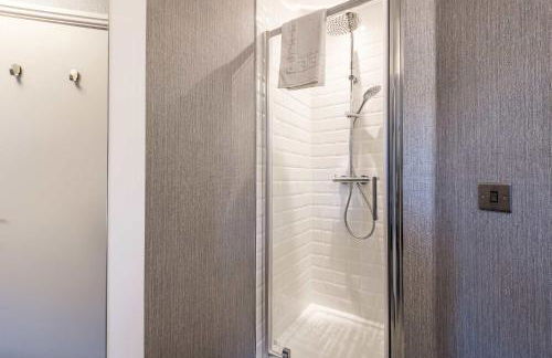 3BR Georgian Quarter Coach Houses - Private Parking - Foto 18