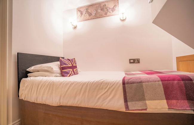 Pod Rooms - Nell Gwynn House Apartments - Photo 40