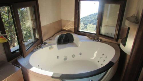 Το Σπιτι με την Σπηλιά - Foto 2