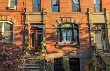 Luxury duplex in 1880s brownstone w private garden - Foto 4