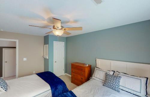 Family Lake Escape Sleeps 12 Shared Pool Dock - Foto 23