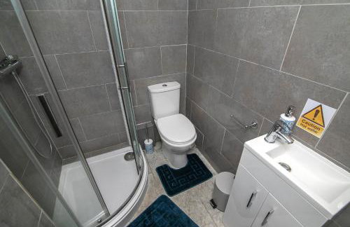 Sittingbourne Lodge, free car park - 4 Cars - Photo 26