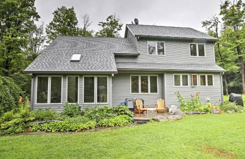 Berkshires Home on 11 Acres with Pond and 2 Fire Pits! - Foto 28