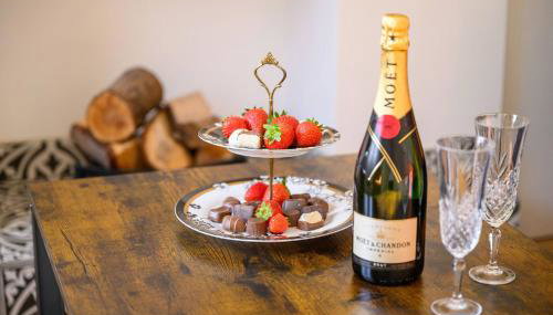 Metrolink Steps Away • Fast City & Airport Links - Foto 4, Other