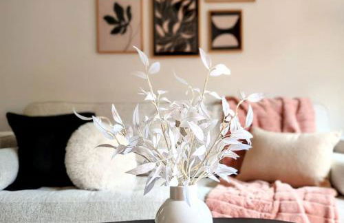 Stylish Retreat - 4 Min Downtown - Foto 16