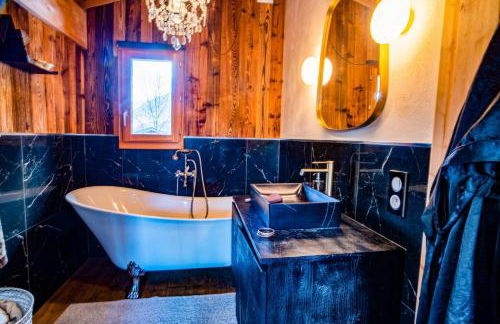 Chalet with garden close to the slopes - Photo 19