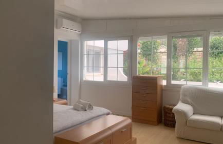 Beachfront Villa - Photo 13