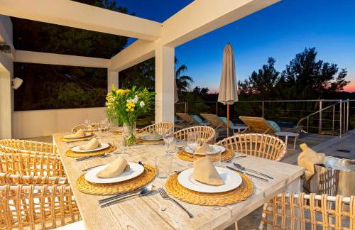 Modern Villa with Seaviews Sleeps 14 - Foto 62