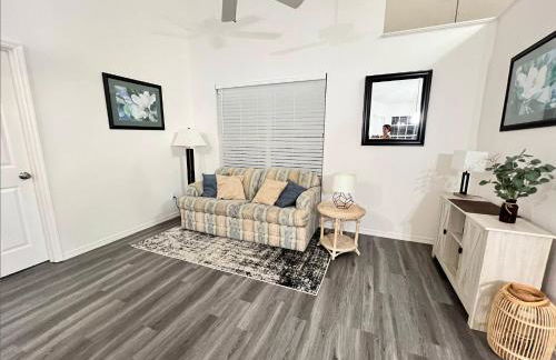 270 - Gracious 3 Bedroom Home Near Disney with Pool - Foto 9