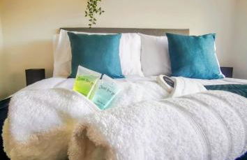 No 7 - Bright, Spacious 3 Bed Home with Parking & WiFi - Foto 16