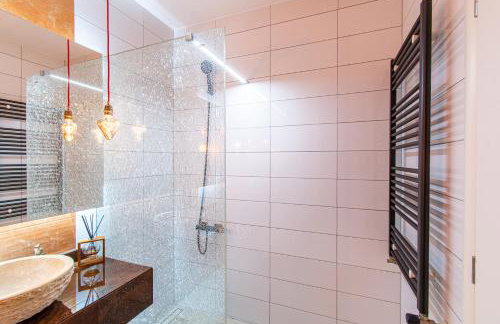 Jacuzzi - Love - BDSM - Extra Luxury - EV chargger - Valentine's Day - Red Room - Flexible SelfCheckIns 28 - Foto 26