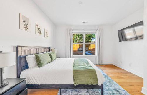 Modern 4BR Retreat in Uptown! - Foto 28