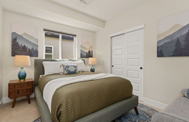 Contemporary Gem - Rooftop Deck & Private Hot Tub! - Foto 7