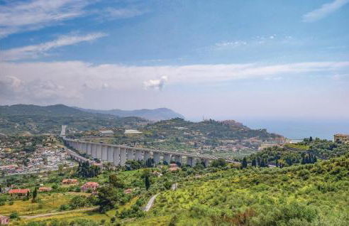 Gorgeous Home In Imperia, Loc Poggi - Foto 6