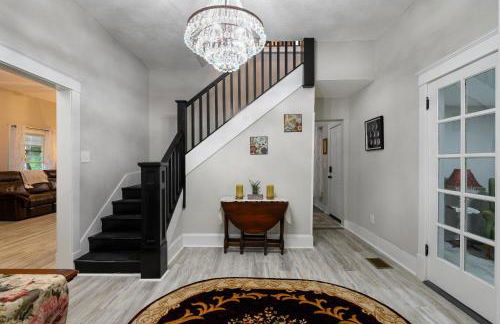 Promise Land Manor Historic home lake access, near parks and venues - Foto 15