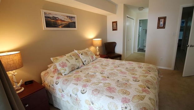 Bellevue Street 4 #6 - Photo 3, Room