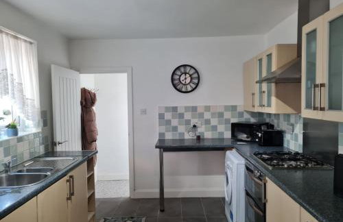 Ground Floor Maisonette Near St James St Overground Station - Foto 32