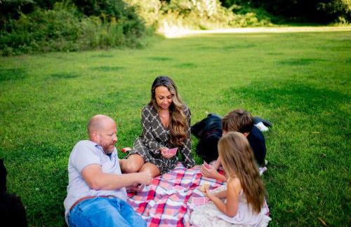 Luxury Barndo with Hot Tub, Indoor Sports Court, Private Acreage, and Near Notre Dame - Foto 9