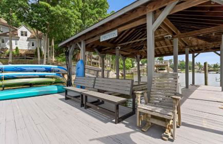 Pool • Hot Tub • Game Room • Fire Pit • Lakefront Paradise Pointe by AvantStay - Foto 14