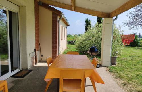 Modern holiday home in Crux-La-Ville with terrace - Foto 26