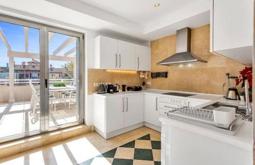 YOLO Spaces – Sotogrande Ocean View Penthouse - Foto 13