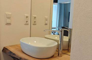 HexenburgbeiDresden Apartment mit Sonnenterrasse, Alkovenbett, Wohn- und Essbereich, Fußbodenheizung und Klimaanlage, Decke - Foto 10