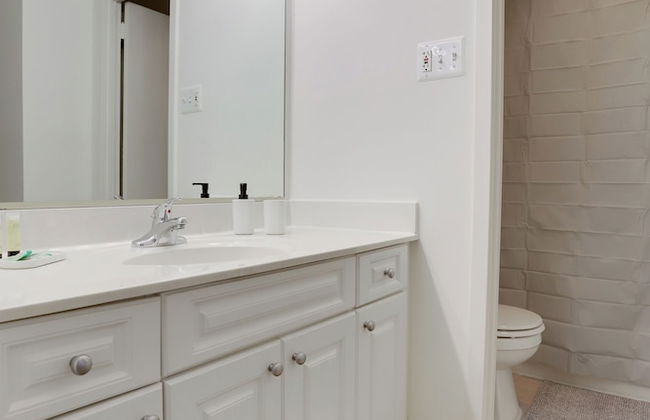 Crystal City Apt Close to Airport - Foto 33