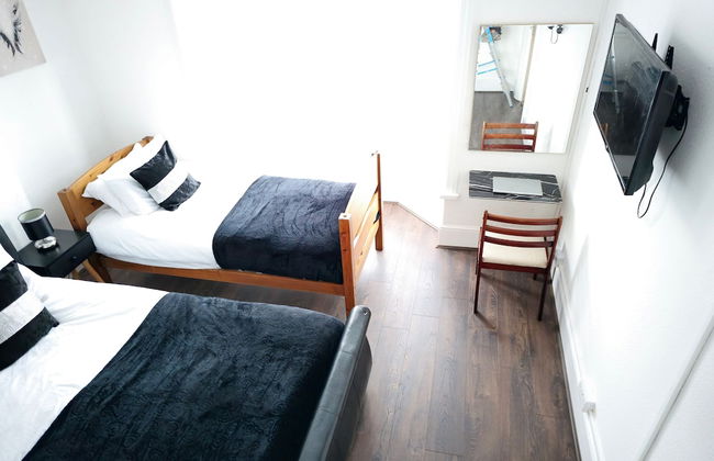 PRIVATE ROOMs In TOWN CENTRE FREE PARKING WIFI AND PATIO WITH AA STAY LTD - Foto 5