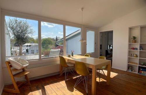 Helle Dachgeschosswohnung mit großer Südterrasse - Foto 3