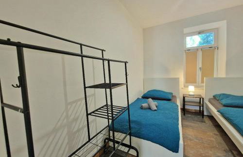 HappySide Travel & Work #2 o WLAN o 4 Einzelbetten - Foto 2