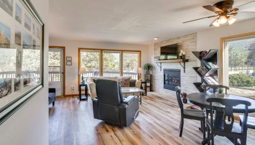 Fireplace & Mtn Views: Estes Park Home w/ Deck! - Foto 5