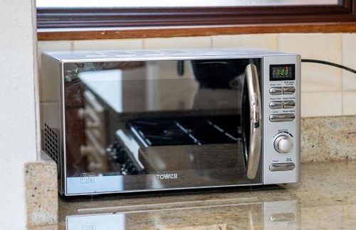 Spacious 3BR Home with Driveway Near NEC & Airport - Foto 35