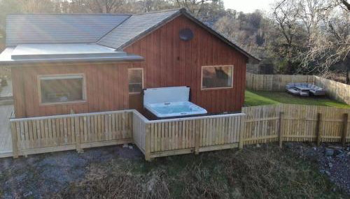 Hot tub lodge with stunning view - Foto 2