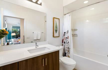 Silverlake Sunset Treehouse • Art-Filled Escape w Jacuzzi Sauna AvantStay - Foto 76