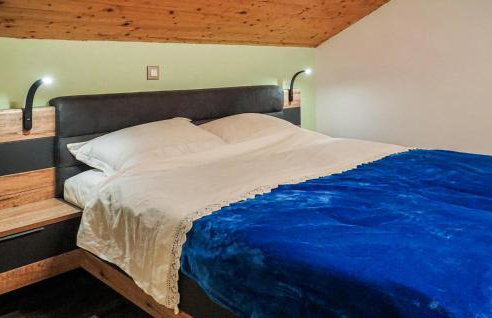 Cozy Home In Postira With Wifi - Photo 28