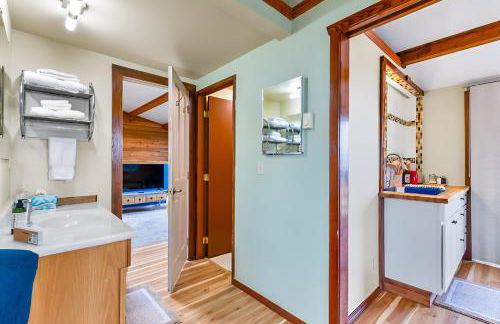 2nd story 1 bed apt #3 with kitchenette and a sweeping view of Birch Bay - Foto 17