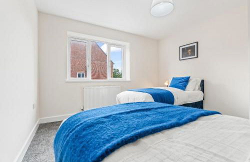 Modern 4-Bed, Parking, Pool Table, Sleeps 11 - Foto 23