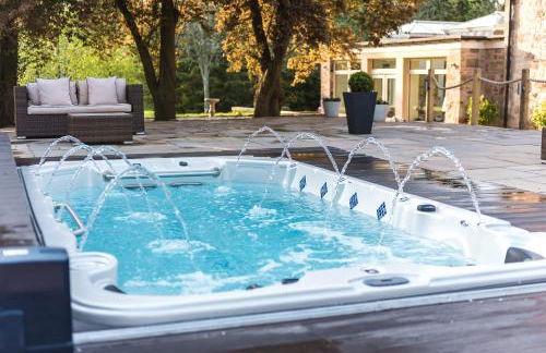 The Old Millhouse - Luxury Retreat with Sauna, Cold Plunge, Yoga & Swim SPA - Photo 9